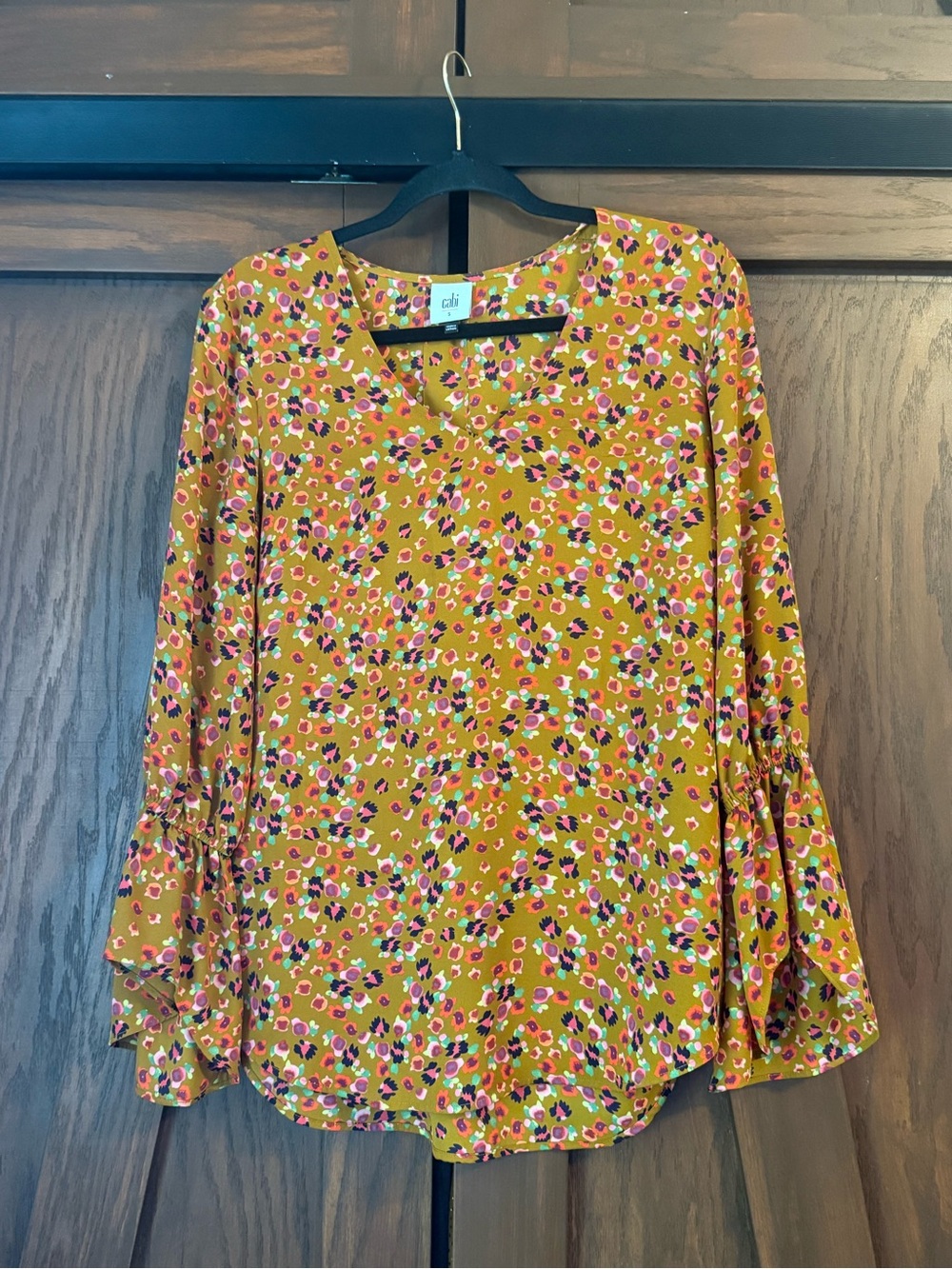 Cabi Burnished Floral Bell Sleeve‎ Blouse Top #4042 Sz S NWOT